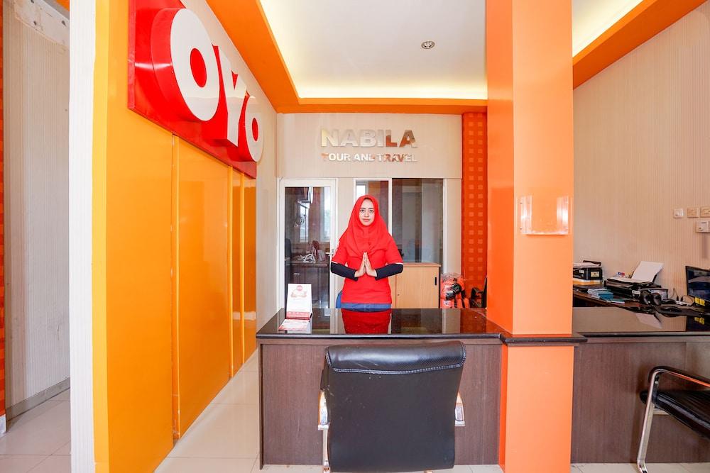 Отель Oyo 223 Penginapan Nabila Syariah Сурабая Экстерьер фото
